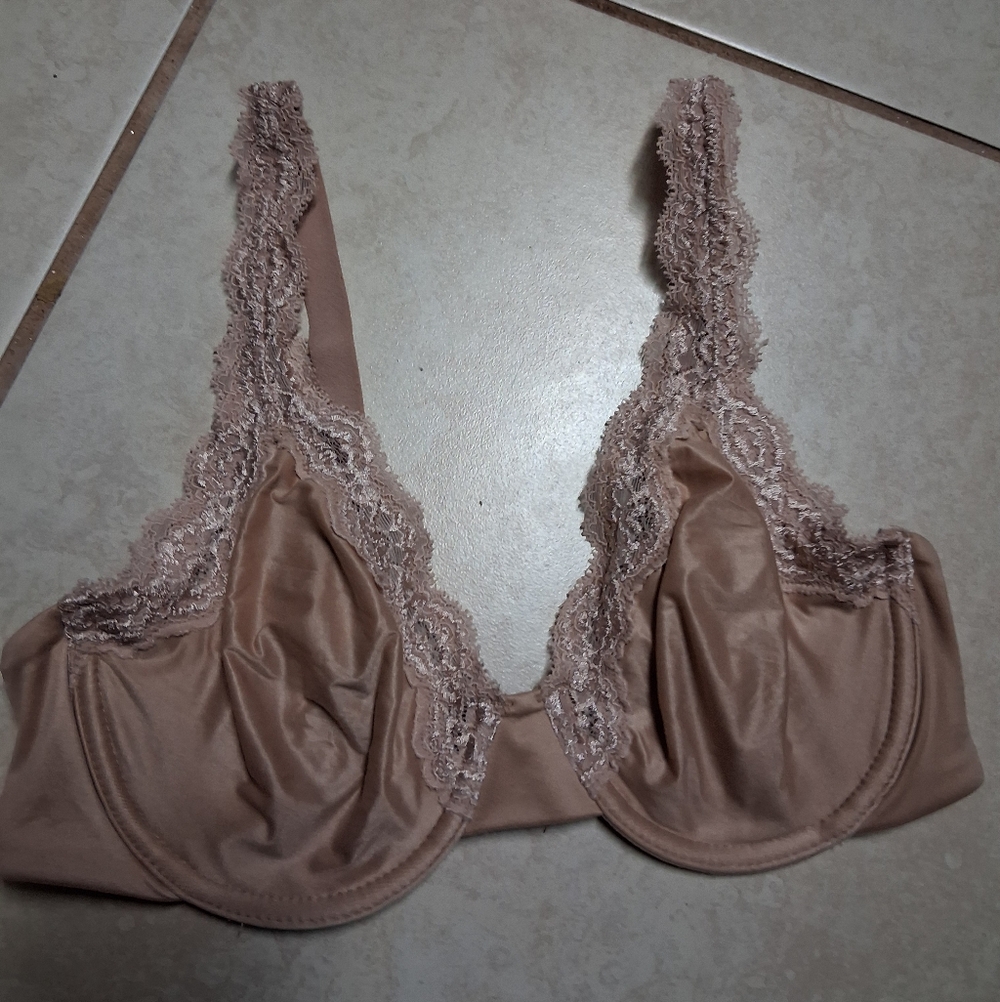 Wacoal Softly Styled Underwire Women’s Bra